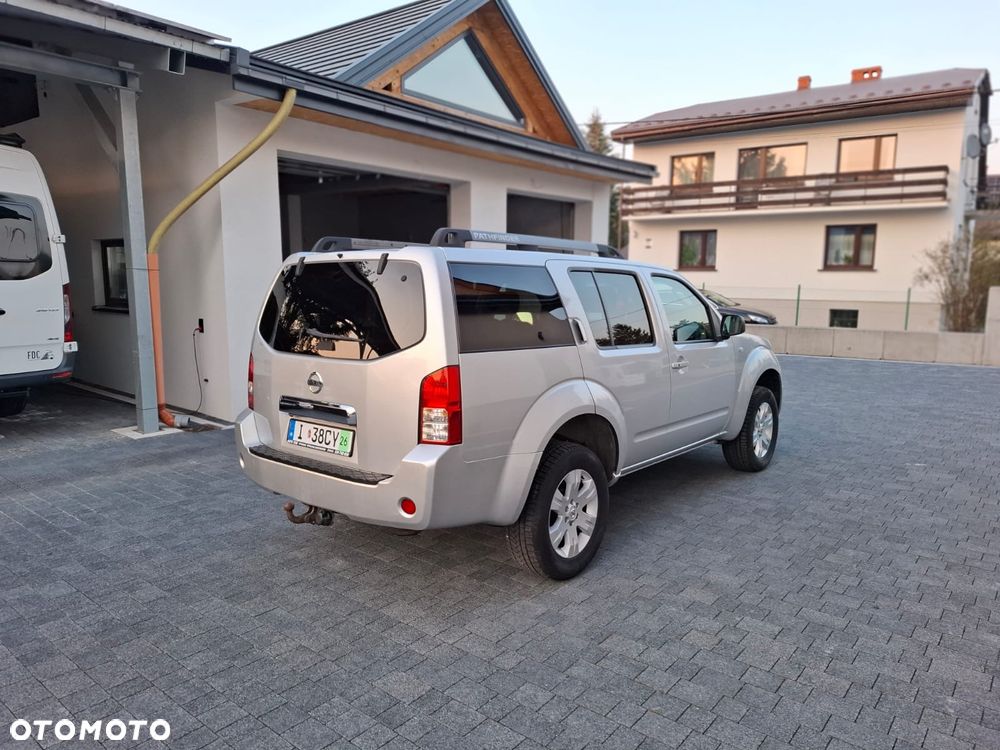 Nissan Pathfinder 2.5 DCi LE - 6