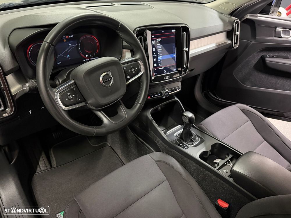 Volvo XC 40 2.0 D3 - 8