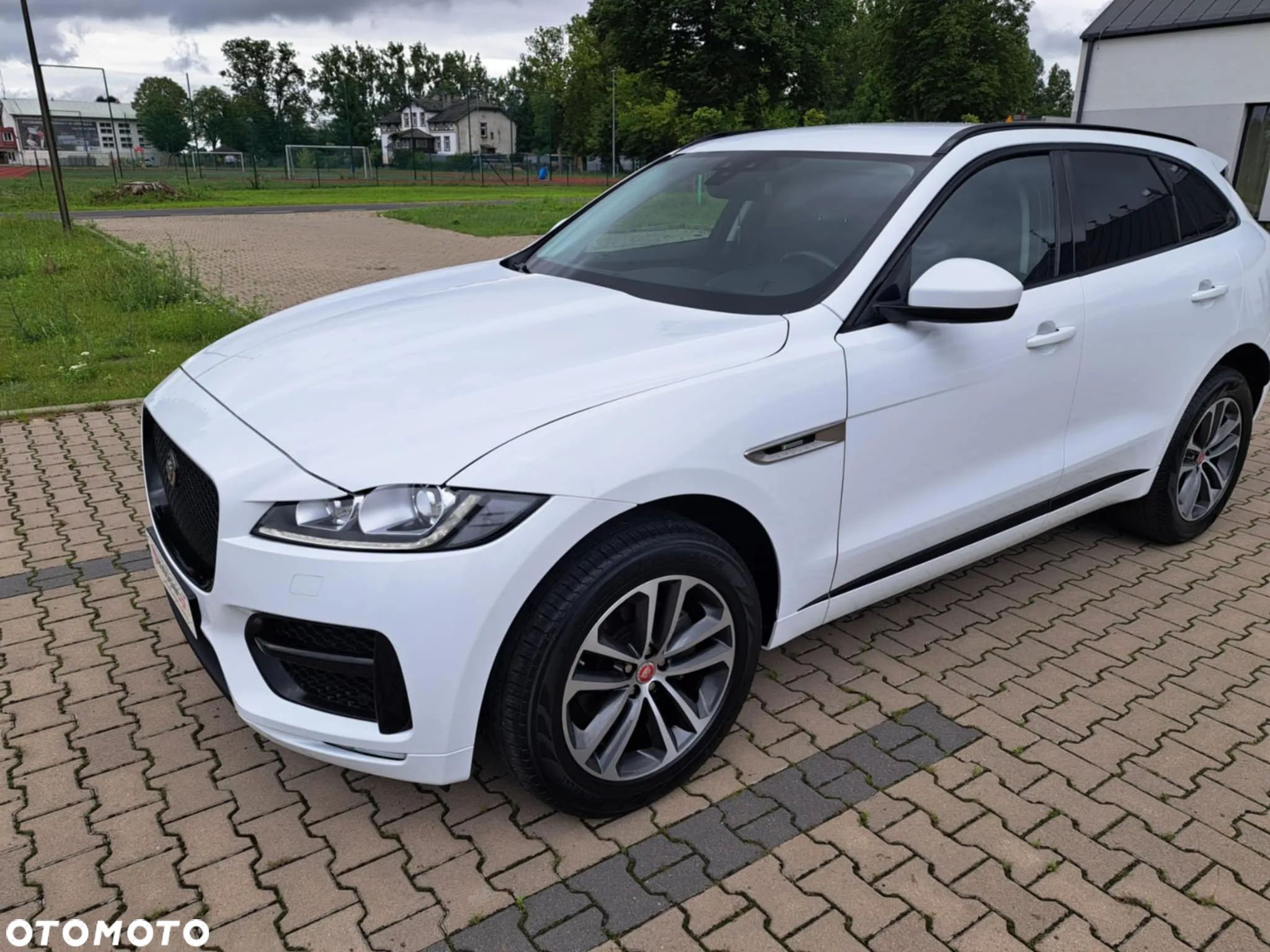Jaguar F-Pace 20d AWD R-Sport - 1