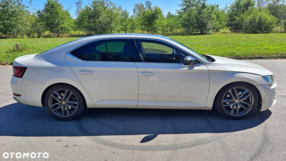 Skoda Superb 2.0 TDI Style DSG - 10