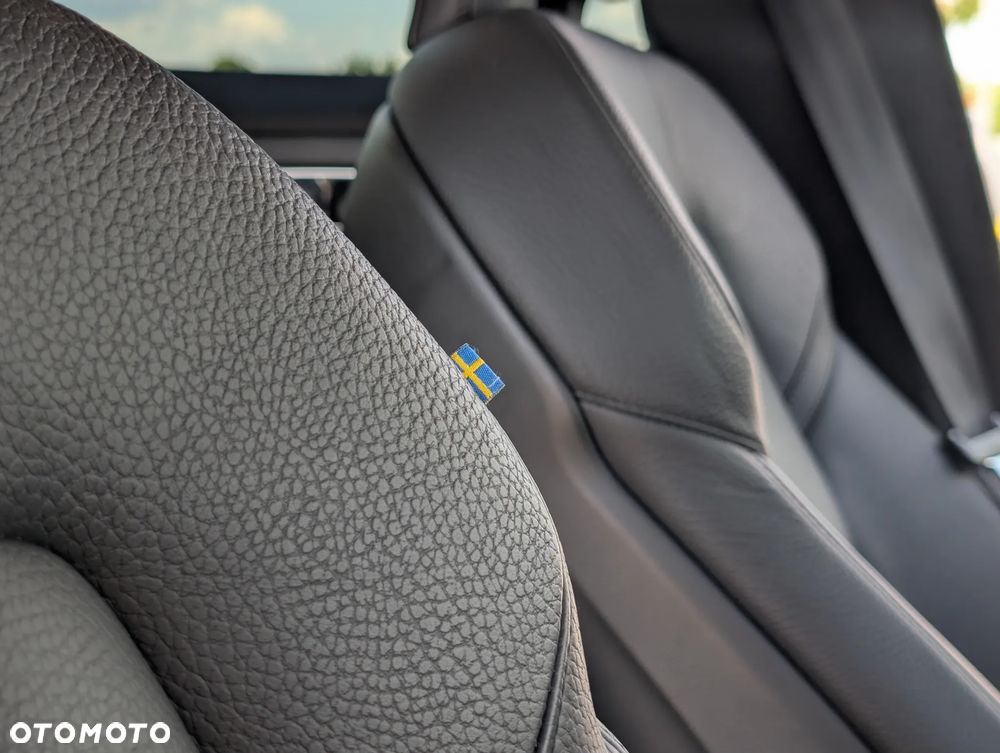 Volvo V60 T6 AWD Recharge Geartronic Inscription - 27