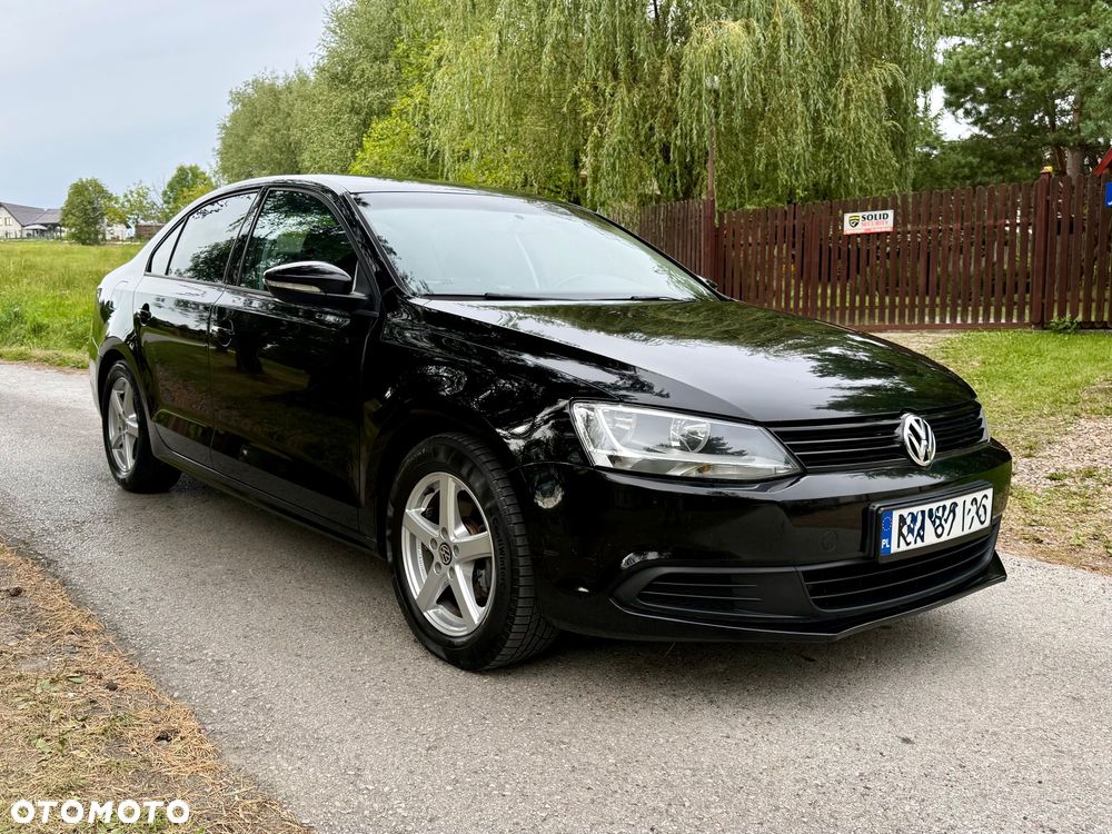 Volkswagen Jetta 1.6 TDI Comfortline - 4