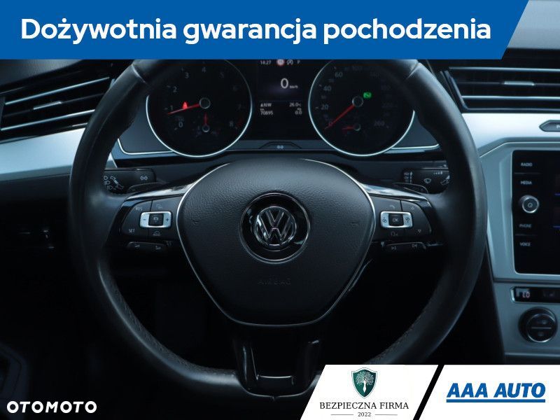 Volkswagen Passat - 23