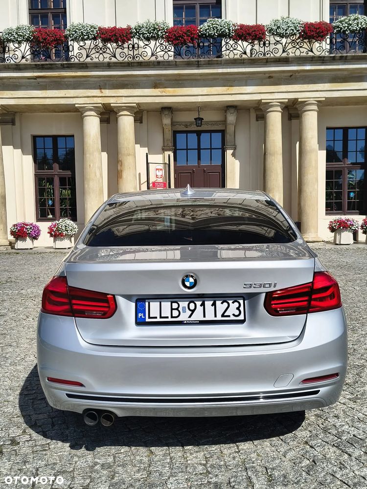 BMW Seria 3 330i Sport Line - 37