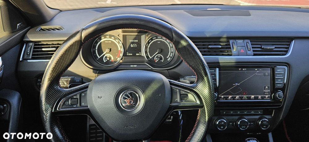 Skoda Octavia 2.0 TDI DSG RS - 16