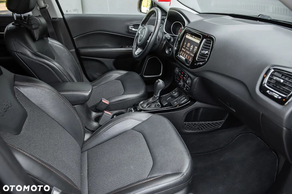 Jeep Compass 1.4 TMair Limited 4WD S&S - 32