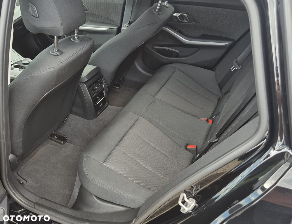 BMW Seria 3 316d MHEV Advantage - 33