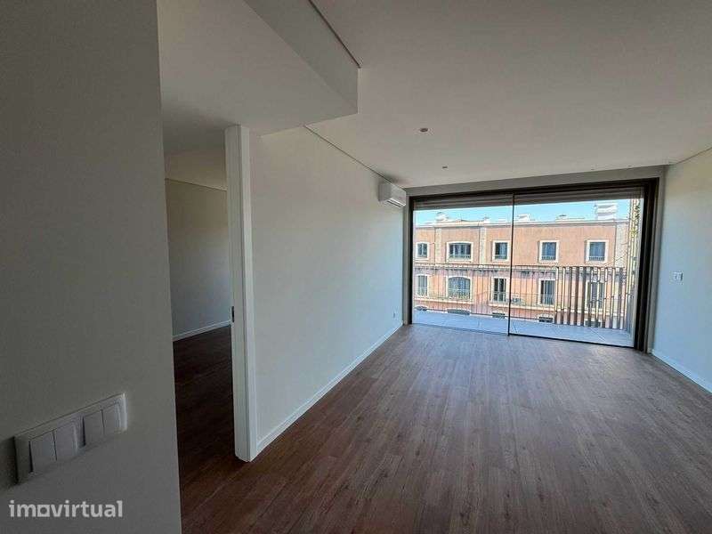 Aluga-se - Apartamento T1 no Condomínio Jardins da Seara - NOVO - Grande imagem: 3/12