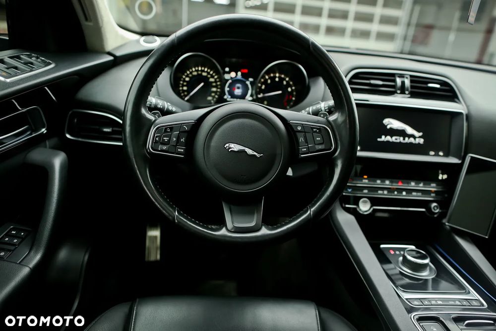 Jaguar F-Pace 2.0 i4P AWD Prestige - 12