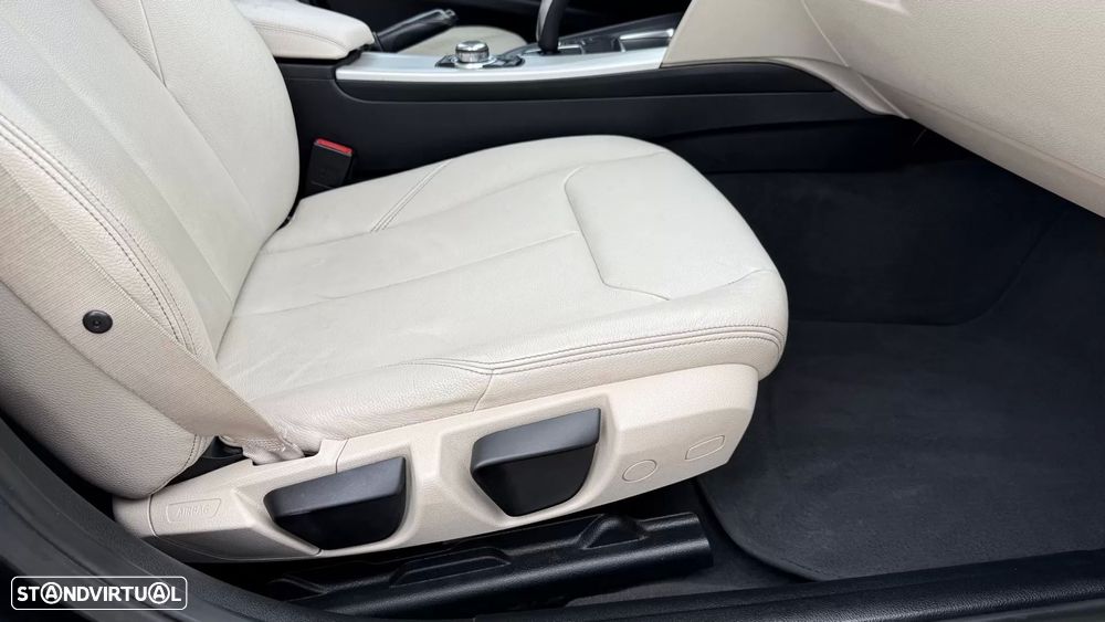 BMW 320 d Aut. Efficient Dynamics Edition Blue Perf. Luxury Line - 24