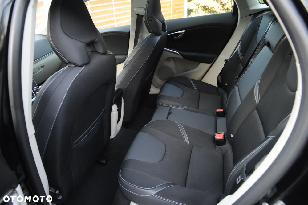 Volvo V40 D3 Momentum - 10