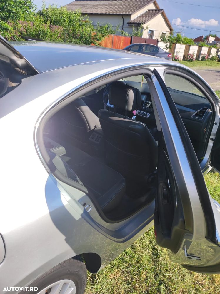 Renault Laguna dCi 110 FAP Limited - 21