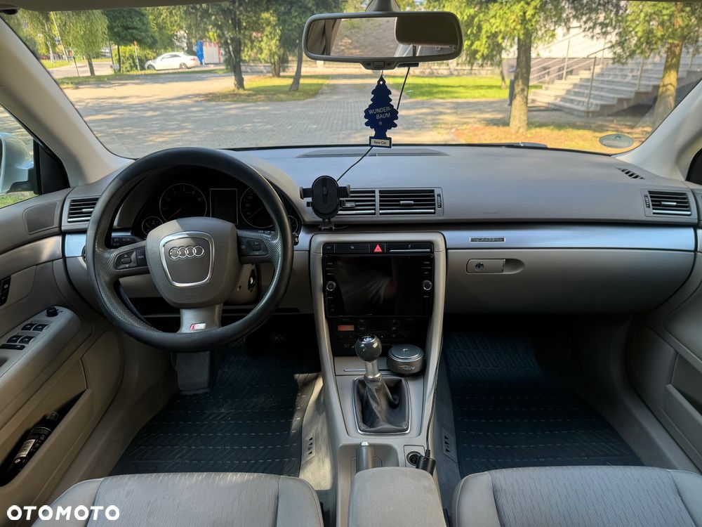 Audi A4 Limousine - 7