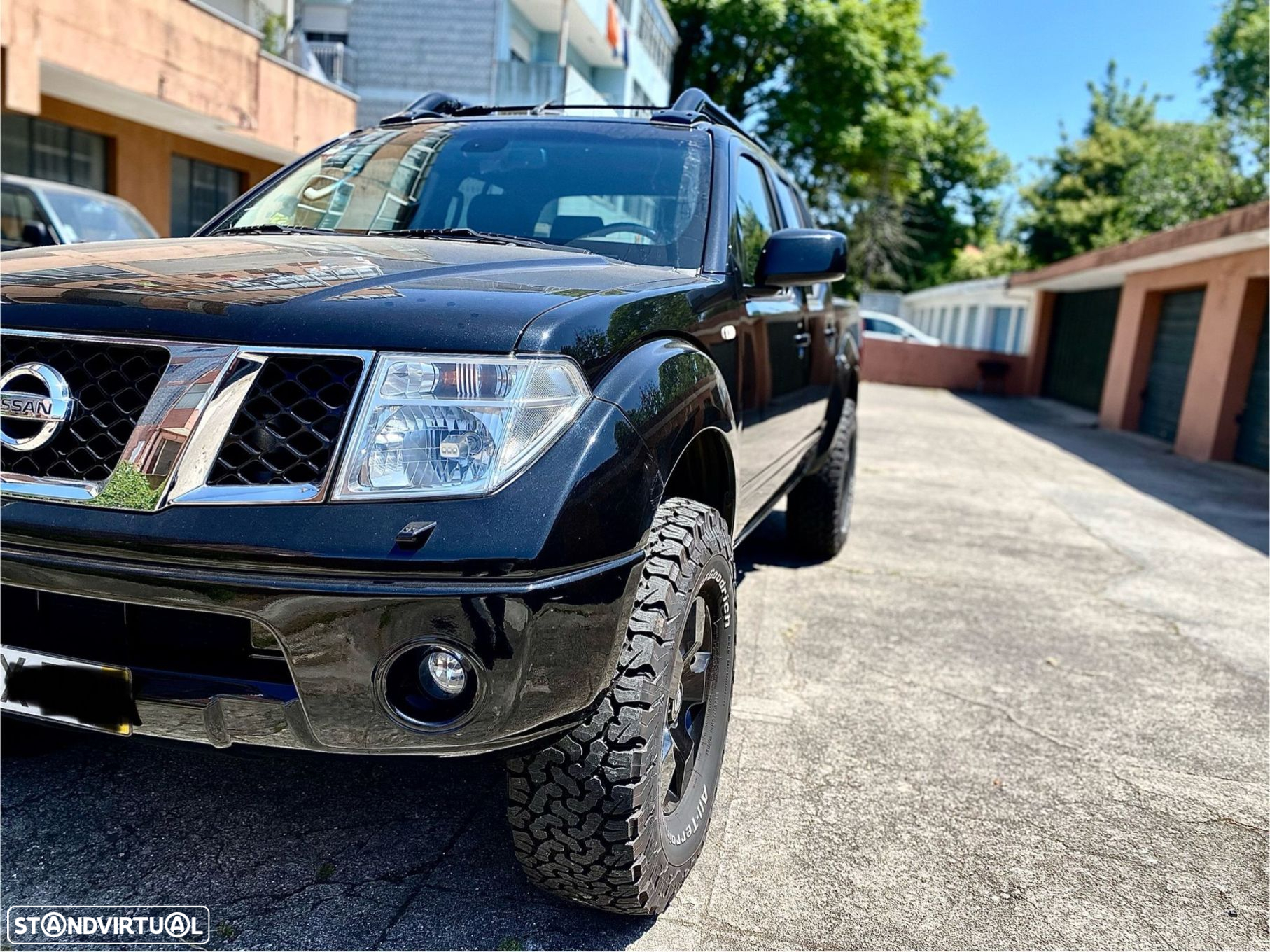 Nissan Navara 2.5 dCi CD LE Premium - 2