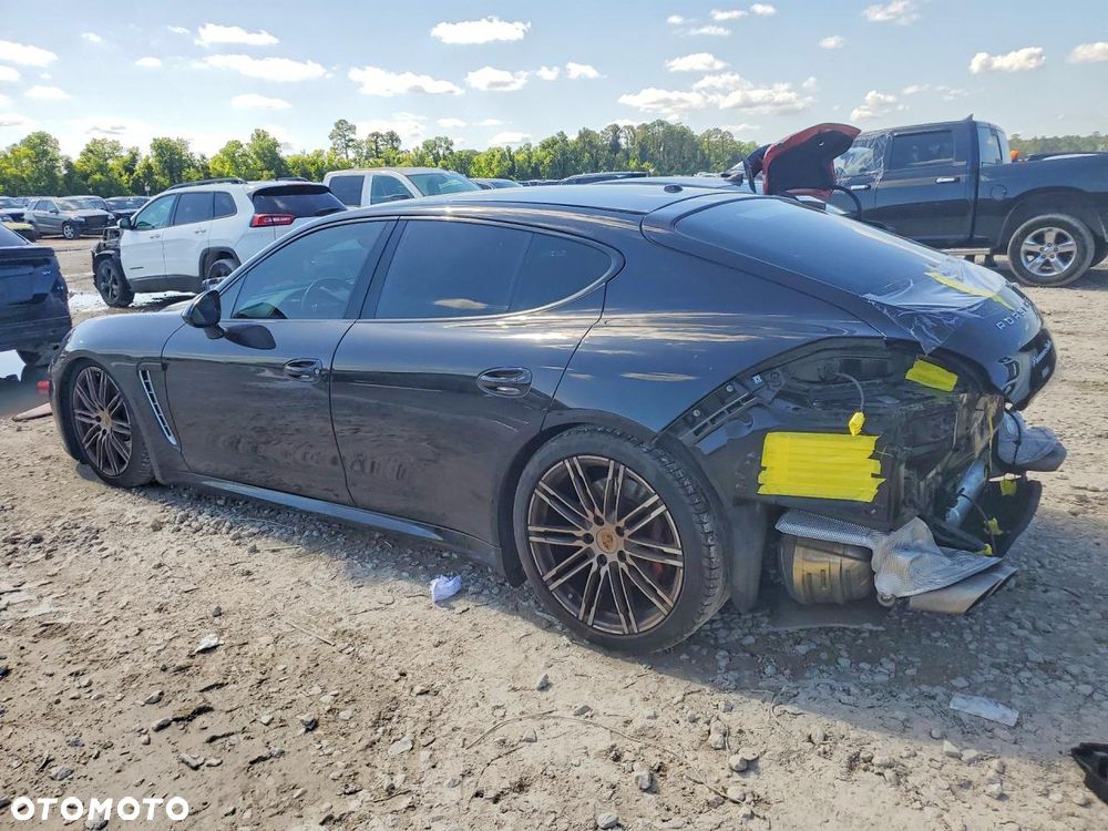 Porsche Panamera - 3