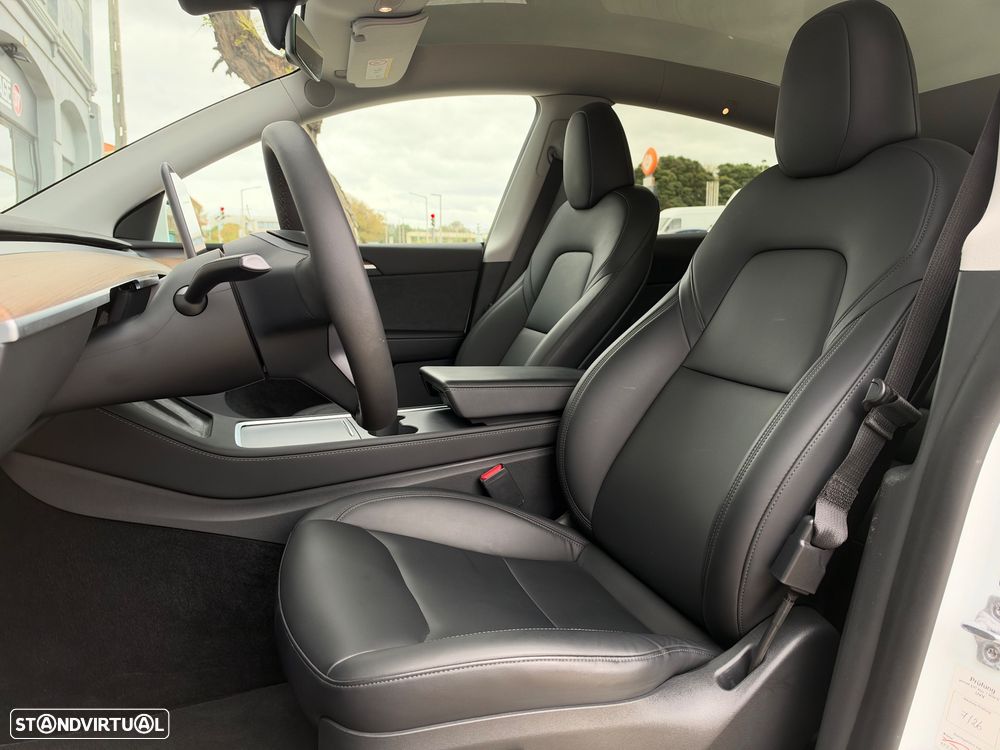 Tesla Model Y Long Range Dual Motor AWD - 14