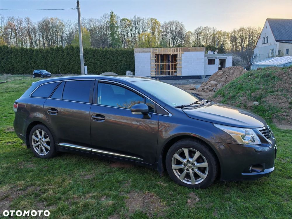 Toyota Avensis 2.0 D-4D Premium - 4