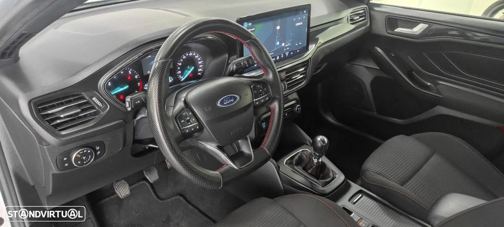 Ford Focus 1.0 EcoBoost MHEV ST-Line - 18