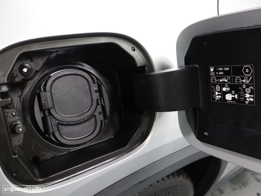 Mercedes-Benz GLA 250 e AMG Line - 30