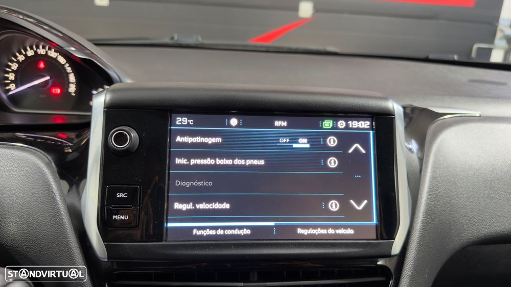 Peugeot 208 1.2 PureTech Signature - 27