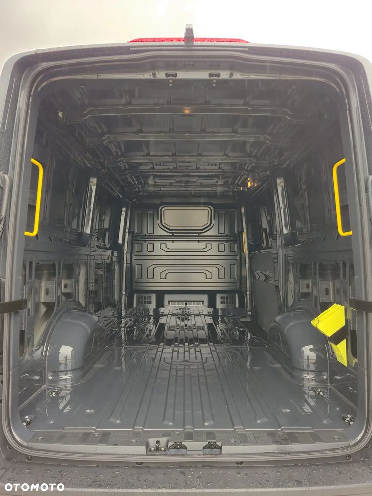 Volkswagen CRAFTER - 12