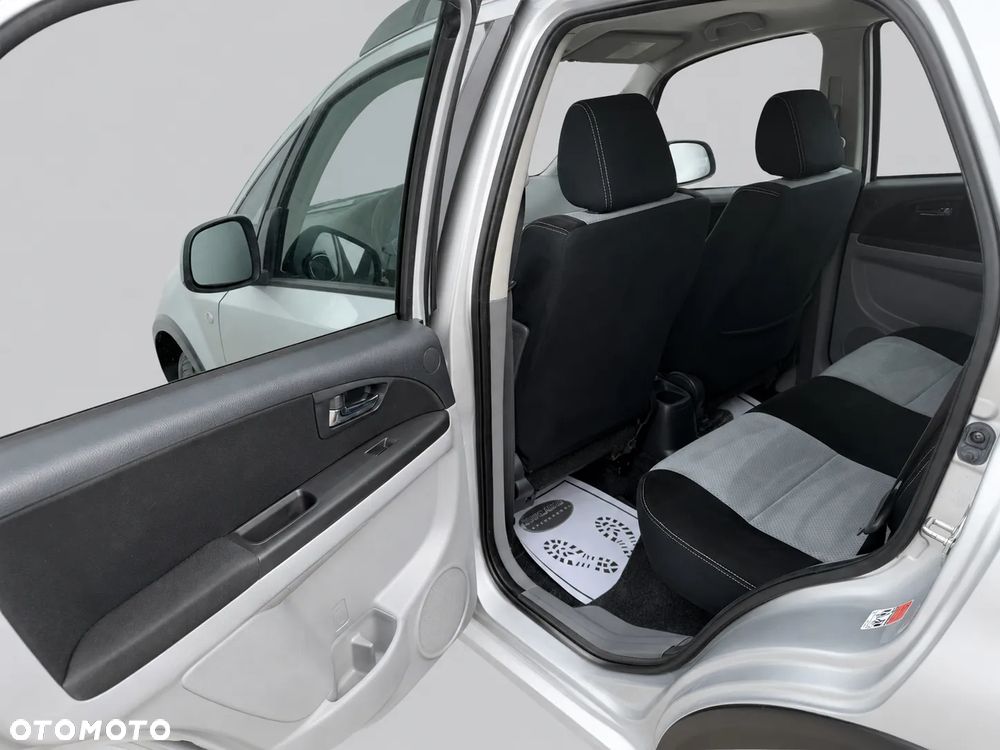 Suzuki SX4 1.6 VVT 4x4 Comfort - 18