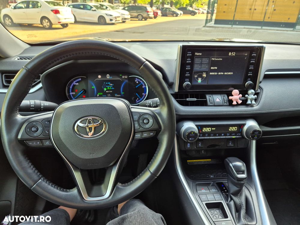 Toyota RAV4 - 8