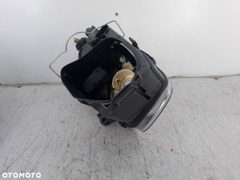 LAMPA PRZÓD PRAWA VW TOURAN I 1T0941006M  0301205204 - 8