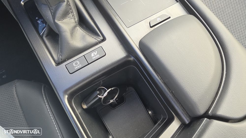 Lexus ES 300h Special Edition - 34