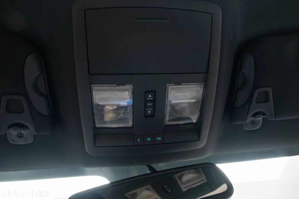 Dodge Challenger - 19