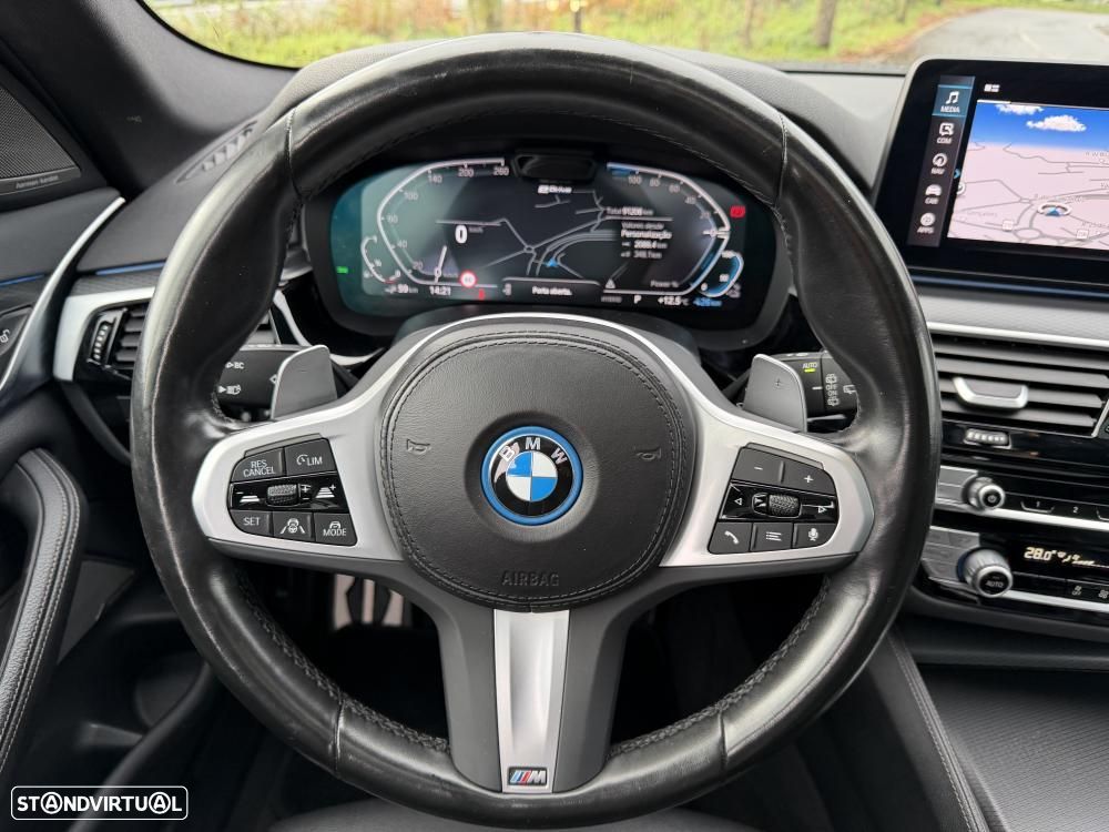 BMW 530 e Pack Desportivo M - 27