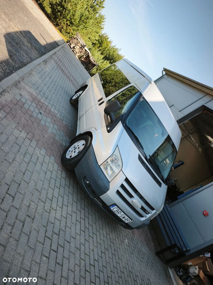 Ford Tourneo Custom - 1