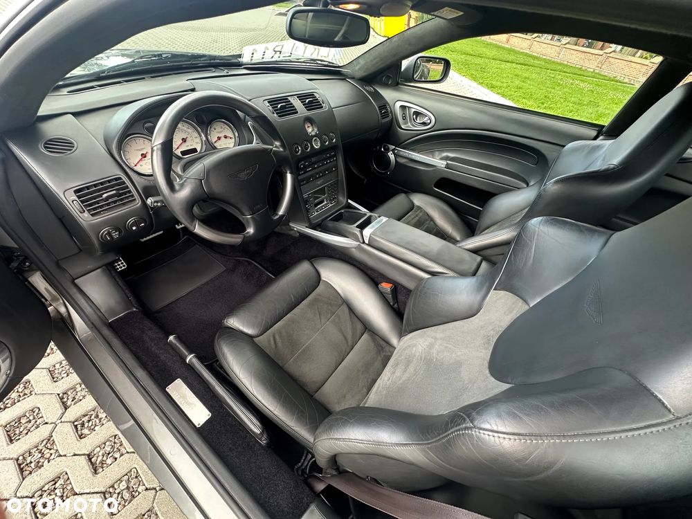 Aston Martin V12 Vanquish - 2