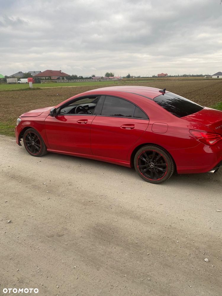 Mercedes-Benz CLA 200 7G-DCT - 12