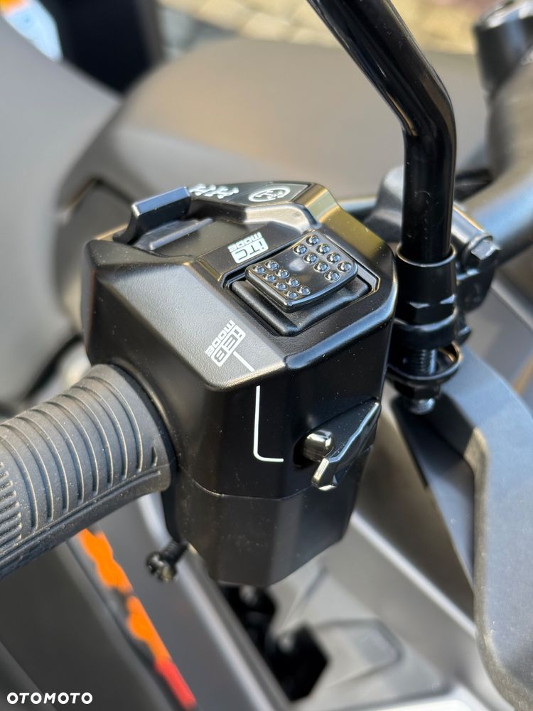 Can-Am Outlander Max - 25