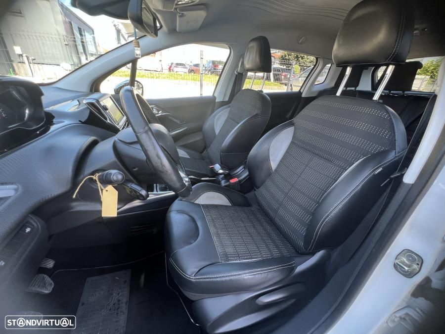 Peugeot 2008 1.6 e-HDi Allure - 19
