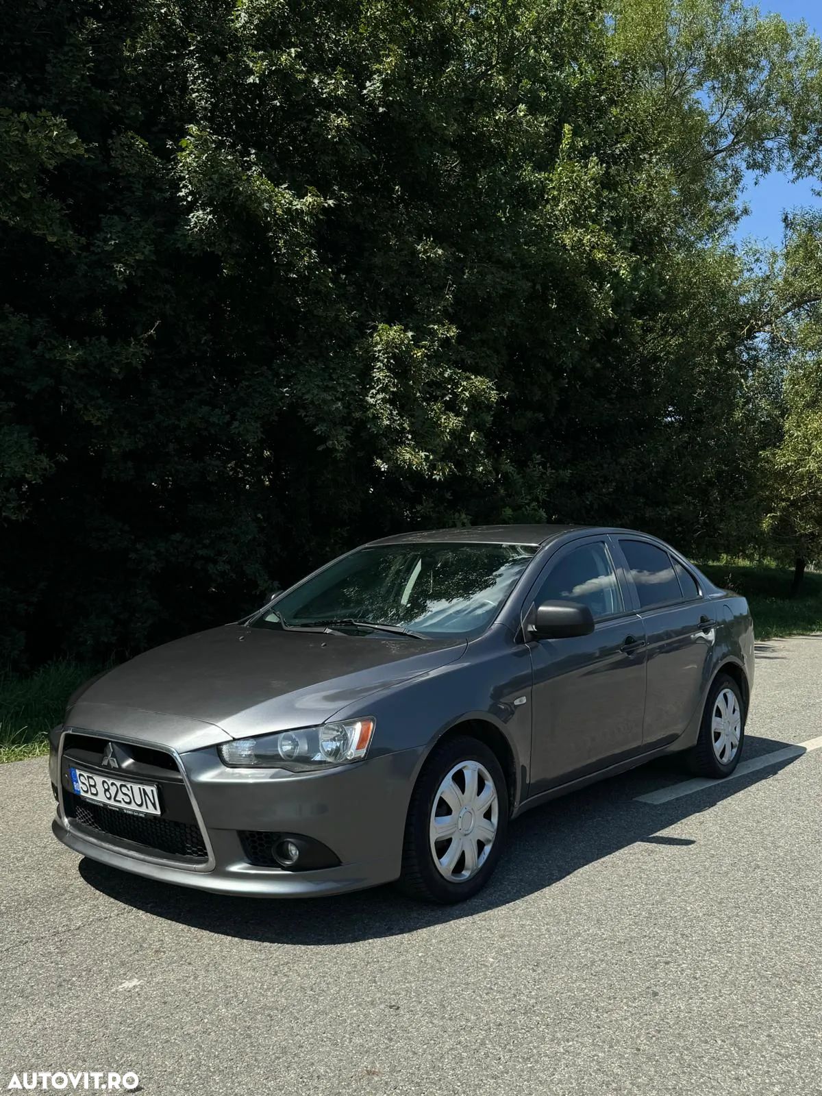 Mitsubishi Lancer - 1