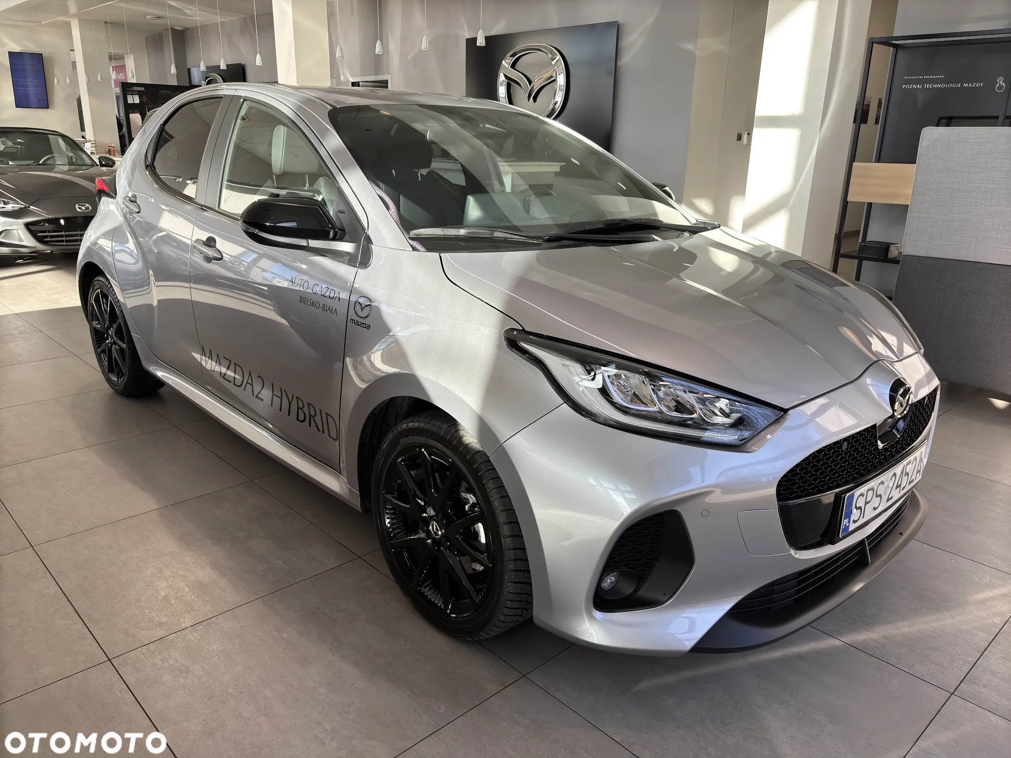 Mazda 2 - 5