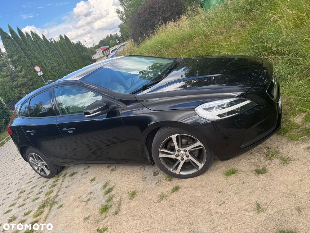 Volvo V40 D2 Drive-E R-Design Momentum - 6
