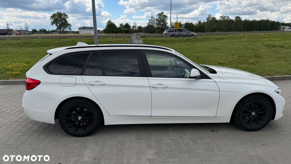 BMW Seria 3 318i - 5