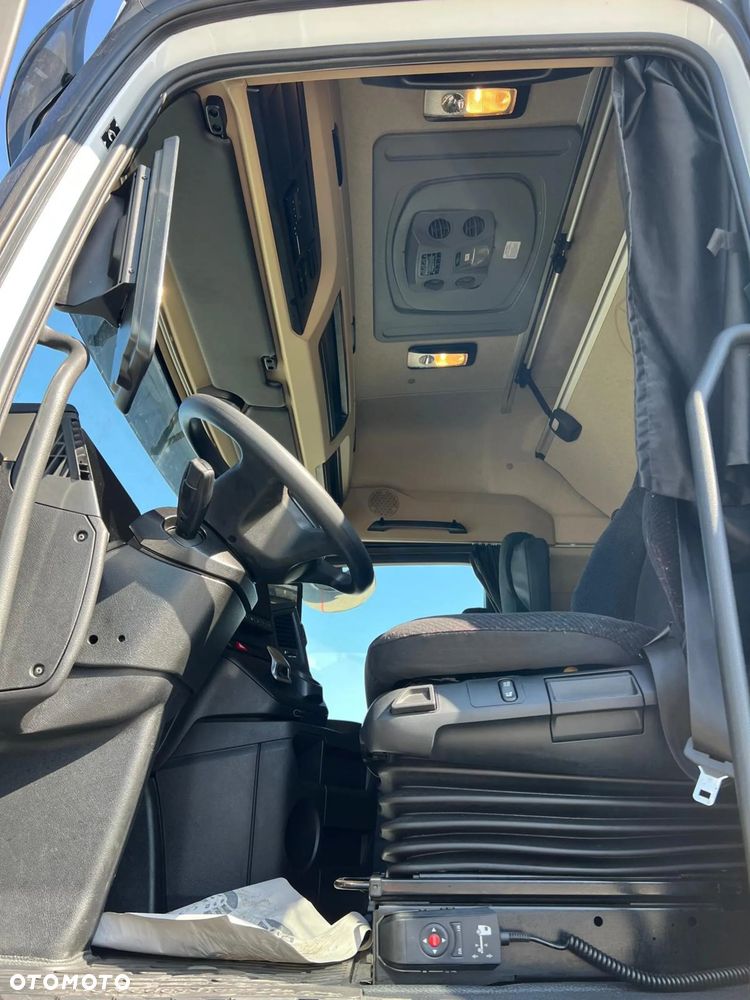 Mercedes-Benz 1845 L - 13