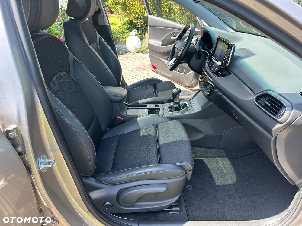 Hyundai i30 1.4 T-GDI YES!+ - 28