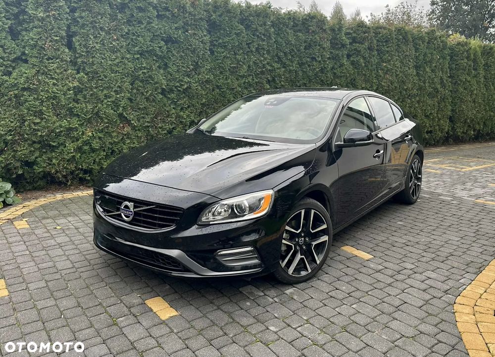 Volvo S60 T5 Drive-E Dynamic Edition (Momentum) - 1