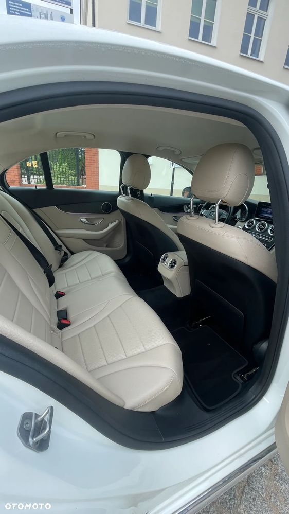 Mercedes-Benz Klasa C 300 7G-TRONIC - 10