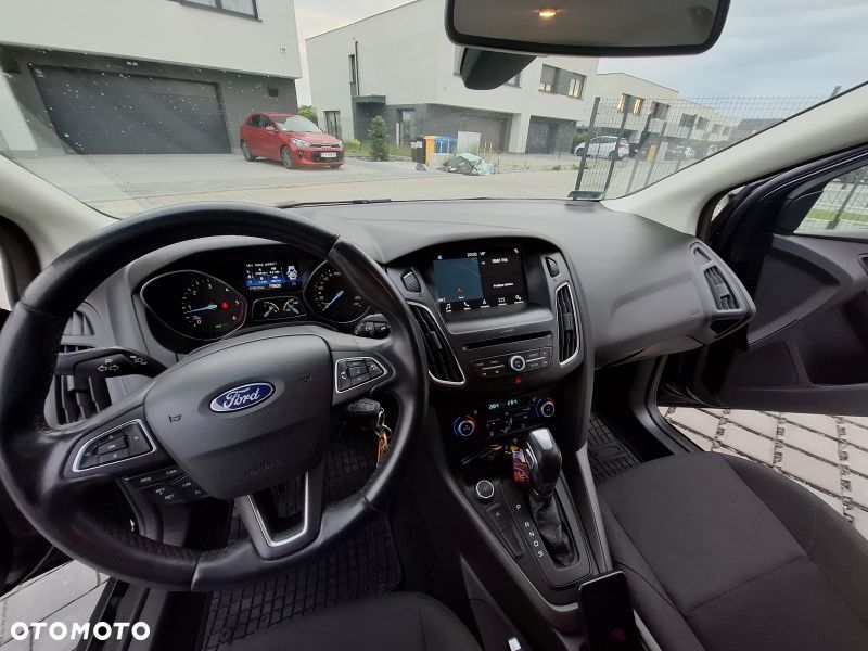 Ford Focus 1.5 TDCi SYNC Edition PowerShift - 22