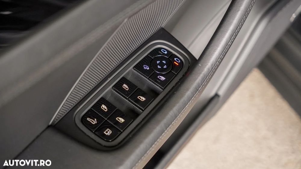 Porsche Panamera 4 E-Hybrid - 29