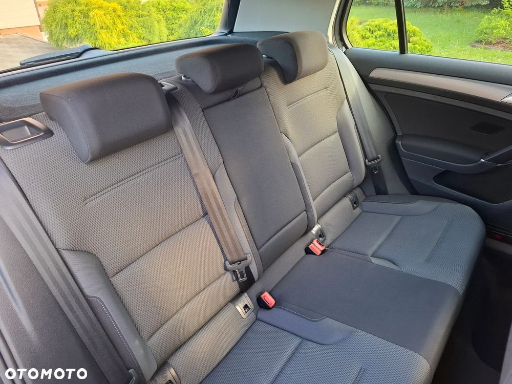 Volkswagen Golf - 16