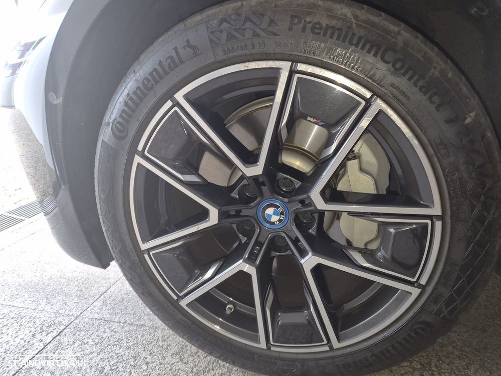 BMW i4 eDrive40 Pack Desportivo M - 8