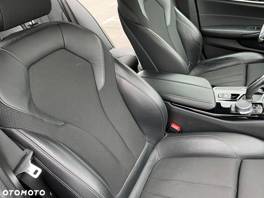 BMW Seria 5 530d Sport Line sport - 32