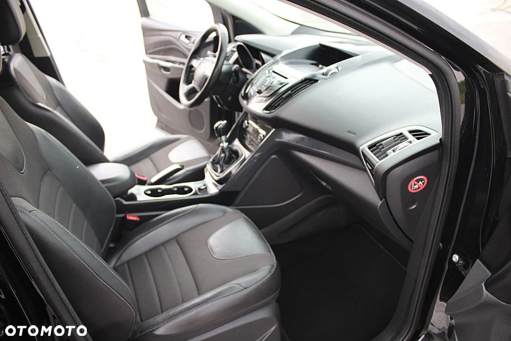 Ford Kuga 2.0 TDCi 4x4 Titanium - 26